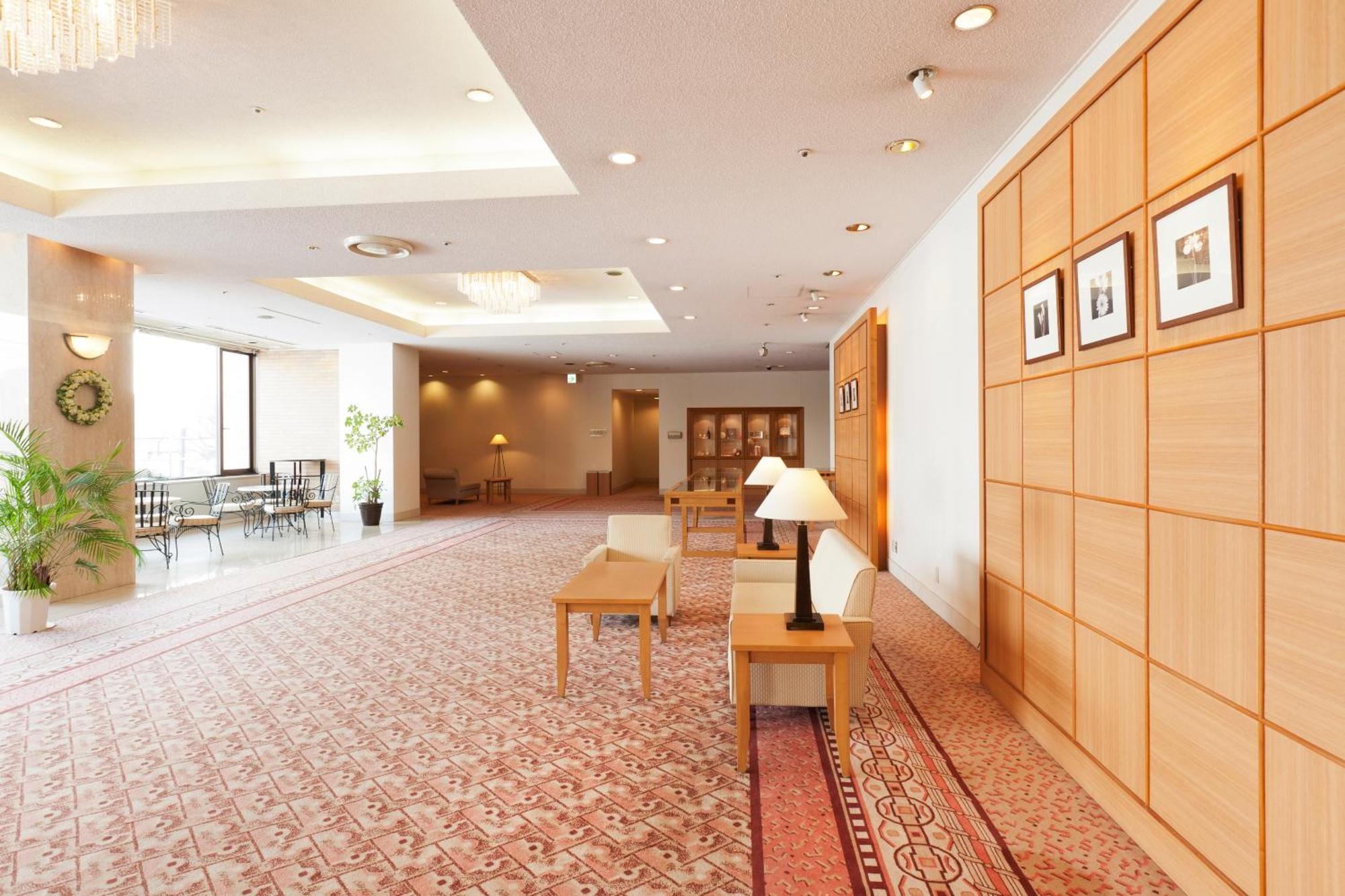 Hotel Grand Terrace אוביהירו מראה חיצוני תמונה